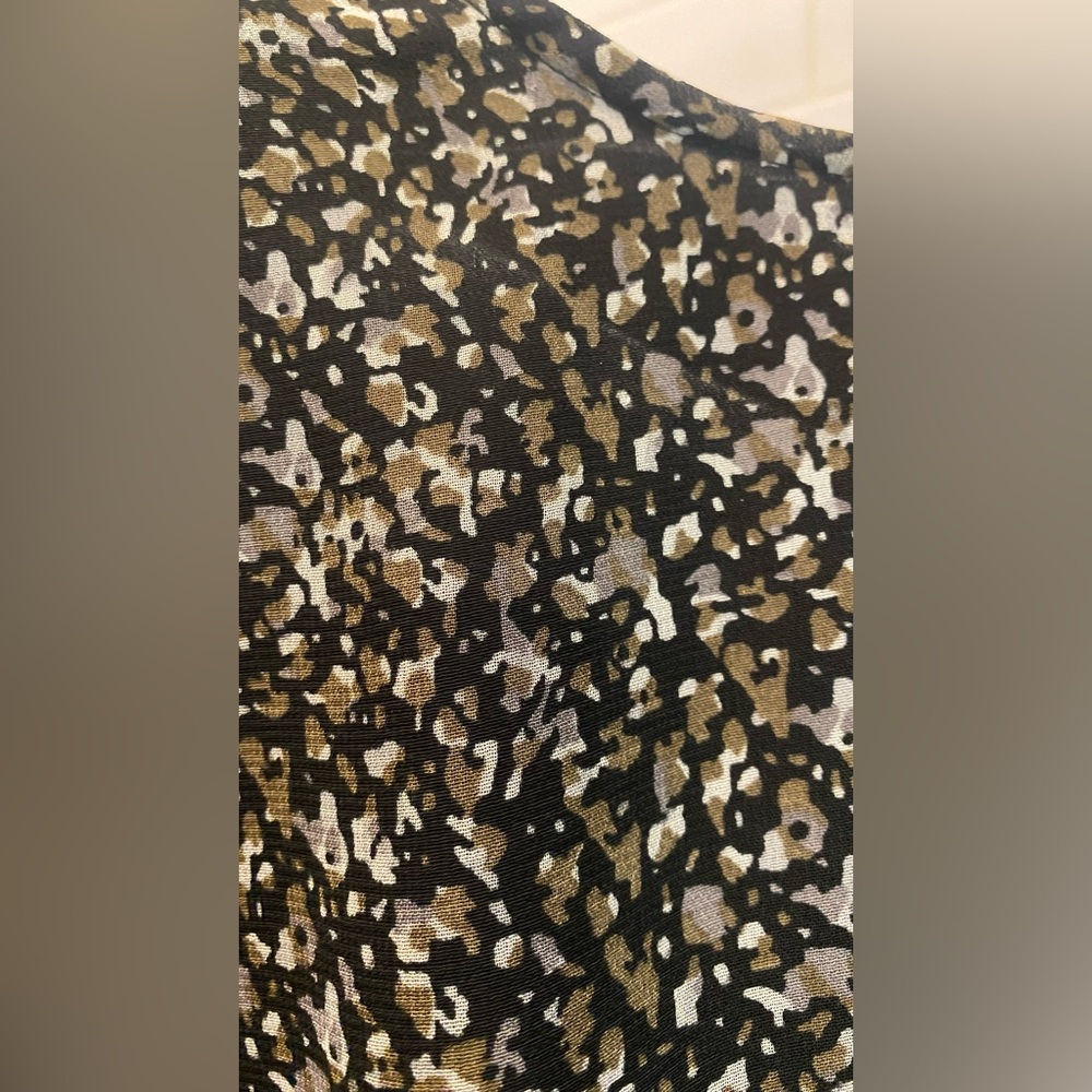 Black flower ruffle dress with long sleeves. - Picture 3 of 7